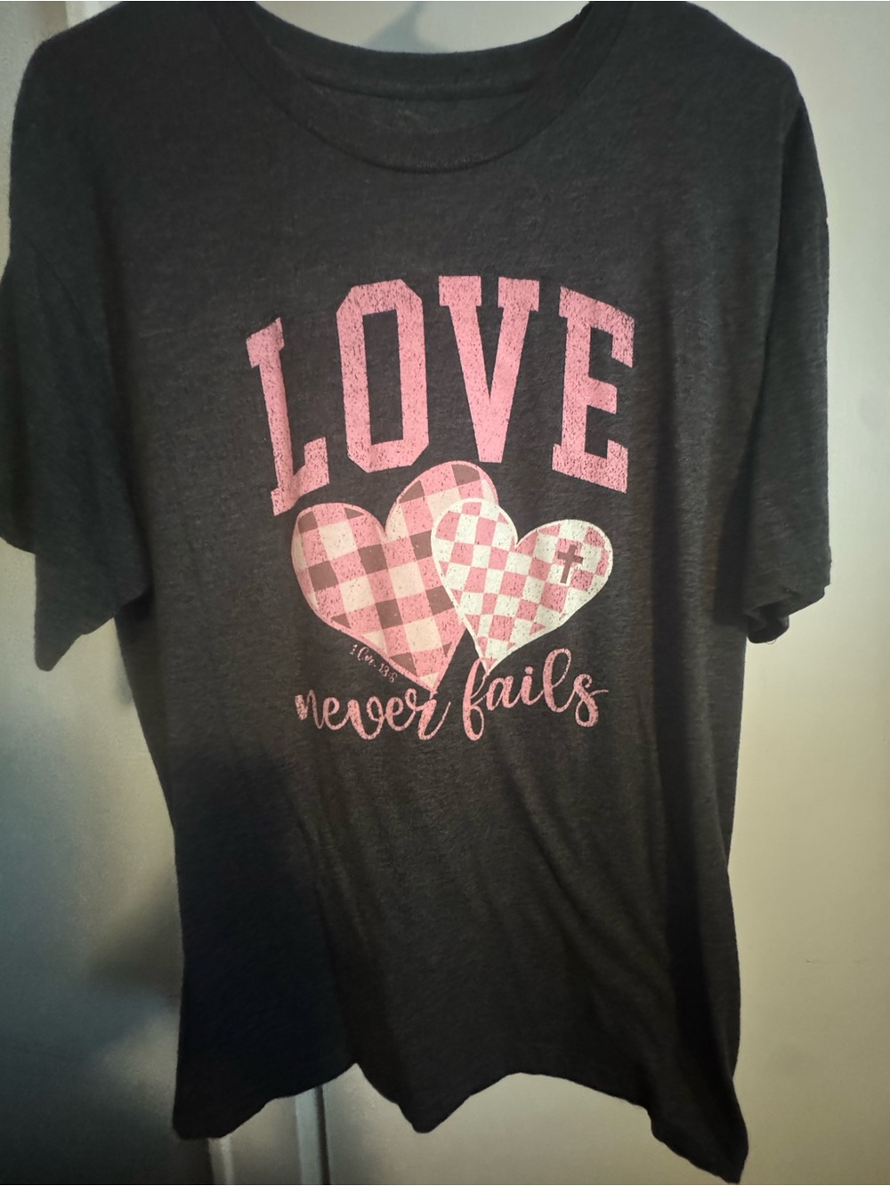Women's Charcoal Graphic Tee – Pink LOVE Hearts